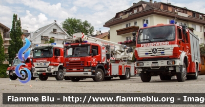 Mercedes-Benz 2038
Vigili del Fuoco
Unione Distrettuale Bassa Val Pusteria (BZ)
Bezirksverband Unterpustertal
Veicolo ospitato dal Corpo di Brunico
Allestimento Lohr
VF 0SK BZ
Parole chiave: Mercedes-Benz 2038 VF0SKBZ