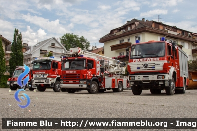 Mercedes-Benz 2038
Vigili del Fuoco
Unione Distrettuale Bassa Val Pusteria (BZ)
Bezirksverband Unterpustertal
Veicolo ospitato dal Corpo di Brunico
Allestimento Lohr
VF 0SK BZ
Parole chiave: Mercedes-Benz 2038 VF0SKBZ