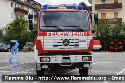 Mercedes-Benz 2038
Vigili del Fuoco
Unione Distrettuale Bassa Val Pusteria (BZ)
Bezirksverband Unterpustertal
Veicolo ospitato dal Corpo di Brunico
Allestimento Lohr
VF 0SK BZ
Parole chiave: Mercedes-Benz 2038 VF0SKBZ