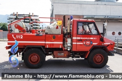 Iveco VM90
Vigili del Fuoco
Unione Distrettuale di Bolzano
Bezirksverband Bozen
Corpo Volontario di Gries - Bolzano
Freiwillige Feuerwehr Gries - Bozen
Allestimento Iveco-Magirus
VF 0SW BZ
Parole chiave: Iveco VM90 VF0SWBZ