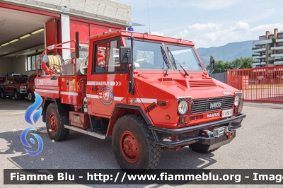 Iveco VM90
Vigili del Fuoco
Unione Distrettuale di Bolzano
Bezirksverband Bozen
Corpo Volontario di Gries - Bolzano
Freiwillige Feuerwehr Gries - Bozen
Allestimento Iveco-Magirus
VF 0SW BZ
Parole chiave: Iveco VM90 VF0SWBZ