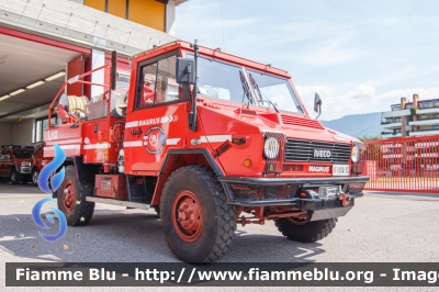 Iveco VM90
Vigili del Fuoco
Unione Distrettuale di Bolzano
Bezirksverband Bozen
Corpo Volontario di Gries - Bolzano
Freiwillige Feuerwehr Gries - Bozen
Allestimento Iveco-Magirus
VF 0SW BZ
Parole chiave: Iveco VM90 VF0SWBZ