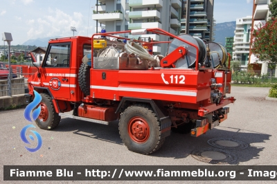 Iveco VM90
Vigili del Fuoco
Unione Distrettuale di Bolzano
Bezirksverband Bozen
Corpo Volontario di Gries - Bolzano
Freiwillige Feuerwehr Gries - Bozen
Allestimento Iveco-Magirus
VF 0SW BZ
Parole chiave: Iveco VM90 VF0SWBZ