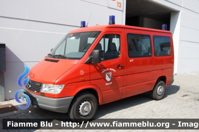 Mercedes-Benz Sprinter I serie
Vigili del Fuoco
Unione Distrettuale di Bolzano
Corpo Volontario di San Genesio Atesino(BZ)
Freiwillige Feuerwehr Jenesien
VF 0VC BZ
Parole chiave: Mercedes-Benz Sprinter_Iserie VF0VCBZ Civil_Protect_2018