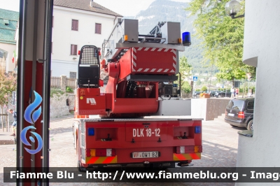 Mercedes-Benz 1124
Vigili del Fuoco
Unione Distrettuale Bolzano
Bezirksverband Bozen
Corpo Volontario di Caldaro Mercato (BZ)
Freiwillige Feuerwehr Kaltern Markt
allestimento Metz
VF 0W1BZ
Parole chiave: Mercedes-Benz 1124 VF0W1BZ