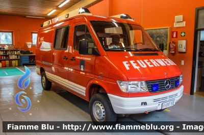 Mercedes-Benz Sprinter 4x4 I serie
Vigili del Fuoco
Unione Distrettuale Merano - Bezirksverband Meran
Corpo Volontario di Rifiano - Freiwillige Feuerwehr Riffian (BZ)
VF 0X7 BZ
Parole chiave: Mercedes-Benz Sprinter_4x4_Iserie VF0X7BZ