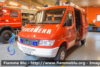 Mercedes-Benz Sprinter 4x4 I serie
Vigili del Fuoco
Unione Distrettuale Merano - Bezirksverband Meran
Corpo Volontario di Rifiano - Freiwillige Feuerwehr Riffian (BZ)
VF 0X7 BZ
Parole chiave: Mercedes-Benz Sprinter_4x4_Iserie VF0X7BZ