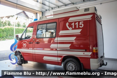 Mercedes-Benz Sprinter 4x4 II serie
Vigili del Fuoco
Unione Distrettuale Bolzano
Bezirksverband Bozen
Corpo Volontario di Pianizza di Sotto
Freiwillige Feuerwehr Unterplanitzing Kaltern
allestito Brandschutz
VF 10X BZ
Parole chiave: Mercedes-Benz Sprinter_4x4_IIserie VF10XBZ