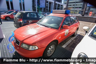 Audi A4 Avant II serie
Vigili del Fuoco
Corpo Permanente di Bolzano
Berufsfeuerwehr Bozen
-Autocomando-
VF 113 BZ
Parole chiave: Audi A4_Avant_IIserie VF113BZ