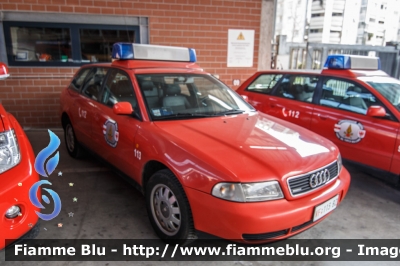 Audi A4 Avant II serie
Vigili del Fuoco
Corpo Permanente di Bolzano
Berufsfeuerwehr Bozen
-Autocomando-
VF 113 BZ
Parole chiave: Audi A4_Avant_IIserie VF113BZ