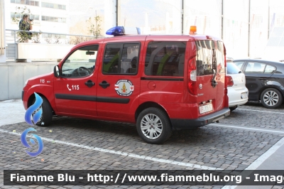 Fiat Doblò II serie
Vigili del Fuoco
Corpo Permanente di Bolzano
Berufsfeuerwehr Bozen
VF 115 BZ
Parole chiave: Fiat Doblò_IIserie VF115BZ