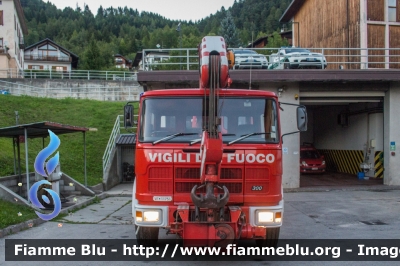 Fiat 300PC
Vigili del Fuoco
Comando Provinciale di Belluno
Distaccamento Permanente di Pieve di Cadore
AutoGru da 16 ton allestimento Cristanini
VF 11751
Parole chiave: Fiat 300PC VF11751