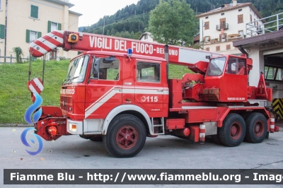 Fiat 300PC
Vigili del Fuoco
Comando Provinciale di Belluno
Distaccamento Permanente di Pieve di Cadore
AutoGru da 16 ton allestimento Cristanini
VF 11751
Parole chiave: Fiat 300PC VF11751