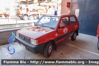 Fiat Panda 4x4 II serie
Vigili del Fuoco
Corpo Permanente di Bolzano
Berufsfeuerwehr Bozen
VF 120 BZ
Parole chiave: Fiat Panda_4x4_IIserie VF120BZ