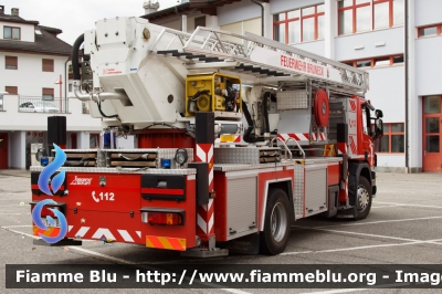 Scania 114G340
Vigili del Fuoco
Unione Distrettuale Bassa Val Pusteria (BZ)
Bezirksverband Unterpustertal
Veicolo ospitato dal Corpo di Brunico
Allestimento Bronto Skylift
VF 12T BZ
Parole chiave: Scania 114G340 VF12TBZ