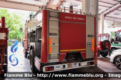 Iveco TurboTech 190-26
Vigili del Fuoco
Comando Provinciale di Frosinone
Distaccamento Permanente di Fiuggi
AutoPompaSerbatoio allestimento Iveco-Magirus
VF 15809
Parole chiave: Iveco TurboTech_190-26 VF15809