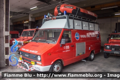 Iveco Daily I serie
Vigili del Fuoco
Comando Provinciale di Rieti
Nucleo Speleo Alpino Fluviale/Soccorso Acquatico
VF 16439
Parole chiave: Iveco Daily_Iserie VF16439 SAnta_Barbara_2017