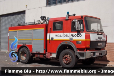 Iveco 190-26
Vigili del Fuoco
Comando Provinciale di Terni
AutoPompaSerbatoio allestimento Baribbi
VF 16672
Parole chiave: Iveco 190-26 VF16672