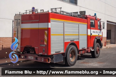 Iveco 190-26
Vigili del Fuoco
Comando Provinciale di Terni
AutoPompaSerbatoio allestimento Baribbi
VF 16672
Parole chiave: Iveco 190-26 VF16672