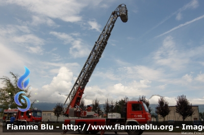 Iveco Zeta 109-14
Vigili del Fuoco
Comando Provinciale di Belluno
Distaccamento Permanente di Feltre (BL)
Allestimento Iveco-Magirus
VF 16881
Parole chiave: Iveco Zeta 109-14 VF16881