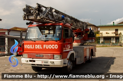 Iveco Zeta 109-14
Vigili del Fuoco
Comando Provinciale di Belluno
Distaccamento Permanente di Feltre (BL)
Allestimento Iveco-Magirus
VF 16881
Parole chiave: Iveco Zeta 109-14 VF16881