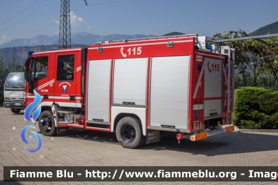 Iveco EuroCargo City2000 100E21 II serie
Vigili del Fuoco
Unione Distrettuale Bolzano
Bezirksverband Bozen
Corpo Volontario di Laives (BZ)
Freiwillige Feuerwehr Leifers
allestimento Iveco-Magirus
VF 16Y BZ
Parole chiave: Iveco EuroCargo_City2000_100E21_IIserie VF16YBZ