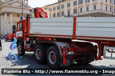 Iveco 330-36
Vigili del Fuoco
Comando Provinciale di Perugia
Trattore con Gru Fassi F240
e semirimorchio Cardi
VF 17803
Parole chiave: Iveco 330-36 VF17803