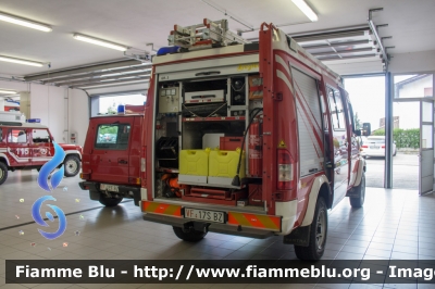 Achleitner Mantra 4x4
Vigili del Fuoco
Unione Distrettuale Merano - Bezirksverband Meran
Corpo Volontario di Tirolo - Freiwillige Feuerwehr Tirol (BZ)
VF 17S BZ
Parole chiave: Achleitner Mantra_4x4 VF17SBZ