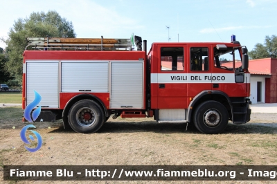 Iveco EuroTech 190E27
Vigili del Fuoco
Comando Provinciale di Perugia
Distaccamento Volontario di Castiglione del Lago (PG)
allestimento Baribbi
VF 18141
Parole chiave: Iveco EuroTech_190E27 VF18141