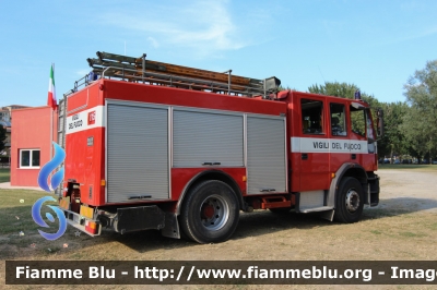 Iveco EuroTech 190E27
Vigili del Fuoco
Comando Provinciale di Perugia
Distaccamento Volontario di Castiglione del Lago (PG)
allestimento Baribbi
VF 18141
Parole chiave: Iveco EuroTech_190E27 VF18141