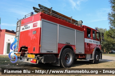 Iveco EuroTech 190E27
Vigili del Fuoco
Comando Provinciale di Perugia
Distaccamento Volontario di Castiglione del Lago (PG)
allestimento Baribbi
VF 18141
Parole chiave: Iveco EuroTech_190E27 VF18141