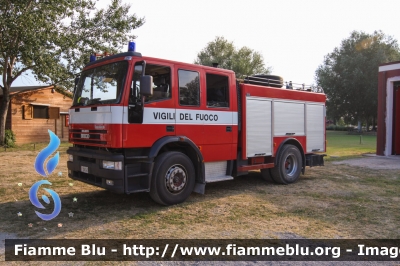 Iveco EuroTech 190E27
Vigili del Fuoco
Comando Provinciale di Perugia
Distaccamento Volontario di Castiglione del Lago (PG)
allestimento Baribbi
VF 18141
Parole chiave: Iveco EuroTech_190E27 VF18141