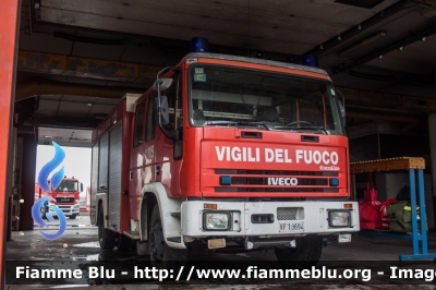 Iveco EuroFire 150E27 I serie
Vigili del Fuoco
Comando Provinciale di Rieti
AutoPompaSerbatoio allestimento Iveco-Magirus
VF 18694

Santa Barbara 2017
Parole chiave: Iveco EuroFire_150E27_Iserie VF18694 santa_barbara_2017