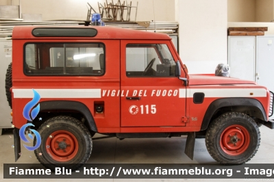 Land Rover Defender 90
Vigili del Fuoco
Comando Provinciale di Catanzaro
Distaccamento Permanente di Chiaravalle
VF 19670
Parole chiave: Land_Rover Defender_90 VF19670