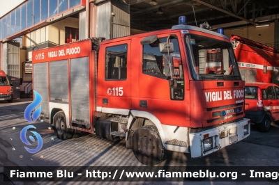 Iveco CityEuroFire 100E21 I serie
Vigili del Fuoco
Comando Provinciale di Napoli
allestimento Iveco-Magirus
VF 19796
Parole chiave: Iveco CityEuroFire_100E21_I_serie VF19796