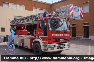 Iveco EuroFire 150E27 I serie
Vigili del Fuoco
Comando Provinciale di Viterbo
AutoScala da 32 metri allestimento Iveco-Magirus
VF 19937
Parole chiave: Iveco EuroFire_150E27_Iserie VF19937