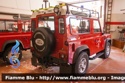 Land-Rover Defender 90
Vigili del Fuoco
Unione distrettuale di Cles
Corpo Volontario di Cunevo (TN)
VF 1D3 TN
Parole chiave: Land-Rover Defender_90 VF1D3TN