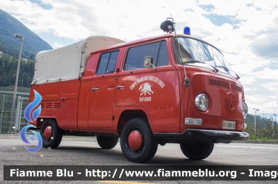 Volkswagen Transporter T2
Vigili del Fuoco
Unione Distrettuale Merano - Bezirksverband Meran
Corpo Volontario di Rifiano - Freiwillige Feuerwehr Riffian (BZ)
VF 1K0 BZ
Parole chiave: Volkswagen Transporter_T2 VF1K0TN