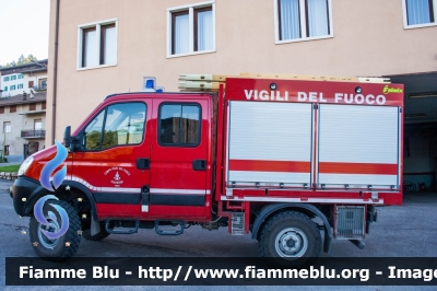 Iveco Daily IV serie 4x4
Vigili del Fuoco
Distretto di Cles
Corpo Volontario di Vervò (TN)
allestito Fulmix
VF 1K9 TN
Parole chiave: Iveco Daily_IV_serie_4x4 VF1K9TN