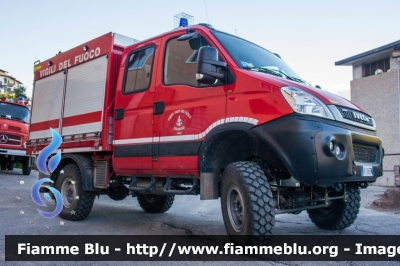 Iveco Daily IV serie 4x4
Vigili del Fuoco
Distretto di Cles
Corpo Volontario di Vervò (TN)
allestito Fulmix
VF 1K9 TN
Parole chiave: Iveco Daily_IV_serie_4x4 VF1K9TN