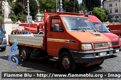 Iveco Daily 4x4 II serie
Vigili del Fuoco
Comando Provinciale di Roma
ex AutoFurgone/Unità di Crisi Locale
VF 20203
Parole chiave: Iveco Daily_4x4_IIserie VF20203