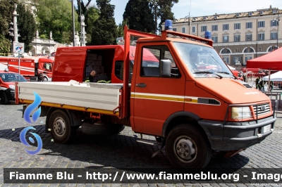 Iveco Daily 4x4 II serie
Vigili del Fuoco
Comando Provinciale di Roma
ex AutoFurgone/Unità di Crisi Locale
VF 20203
Parole chiave: Iveco Daily_4x4_IIserie VF20203