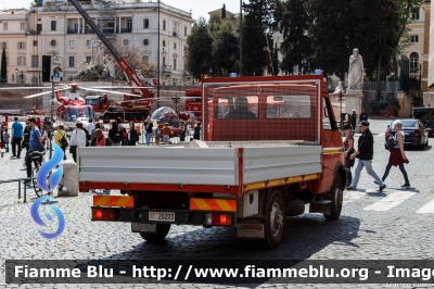 Iveco Daily 4x4 II serie
Vigili del Fuoco
Comando Provinciale di Roma
ex AutoFurgone/Unità di Crisi Locale
VF 20203
Parole chiave: Iveco Daily_4x4_IIserie VF20203