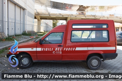 Fiat Fiorino II serie
Vigili del Fuoco
Comando Provinciale di Roma
Distaccamento Montelanico
VF 20296
Parole chiave: Fiat Fiorino_IIserie VF20296