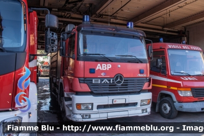 Mercedes-Benz Atego 1828 I serie
Vigili del Fuoco
Comando Provinciale di Napoli
AutoBottePompa allestimento BAI
VF 21511
Parole chiave: Mercedes-Benz Atego_1828_I_serie VF21511