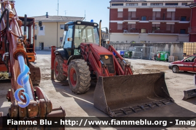 JCB 4CX
Vigili del Fuoco
Comando Provinciale de L'Aquila
Colonna Mobile Regionale
Gruppo Operativo Speciale 
VF 21653
Parole chiave: JCB 4CX VF21653 Santa_Barbara_2017