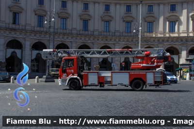  Iveco EuroFire 150E28 I serie 
Vigili del Fuoco
Comando Provinciale di Roma
Distaccamento Cittadino di Prati (RM)
AutoScala da 30 metri allestimento Iveco-Magirus
VF 21886 
Parole chiave: Iveco EuroFire_150E28_Iserie VF21886