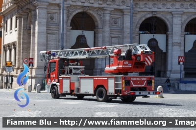  Iveco EuroFire 150E28 I serie 
Vigili del Fuoco
Comando Provinciale di Roma
Distaccamento Cittadino di Prati (RM)
AutoScala da 30 metri allestimento Iveco-Magirus
VF 21886 
Parole chiave: Iveco EuroFire_150E28_Iserie VF21886