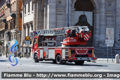  Iveco EuroFire 150E28 I serie 
Vigili del Fuoco
Comando Provinciale di Roma
Distaccamento Cittadino di Prati (RM)
AutoScala da 30 metri allestimento Iveco-Magirus
VF 21886 
Parole chiave: Iveco EuroFire_150E28_Iserie VF21886