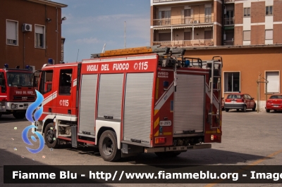 Iveco City2000 100E21 I serie
Vigili del Fuoco
Comando Provinciale di Viterbo
AutoPompaSerbatoio allestimento Iveco-Magirus
VF 21975
Parole chiave: Iveco City2000_100E21_Iserie VF21975